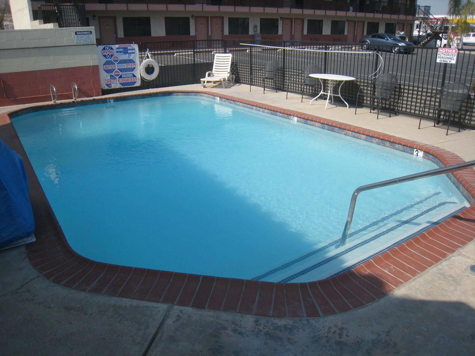 Motel 8 Maricopa Екстериор снимка