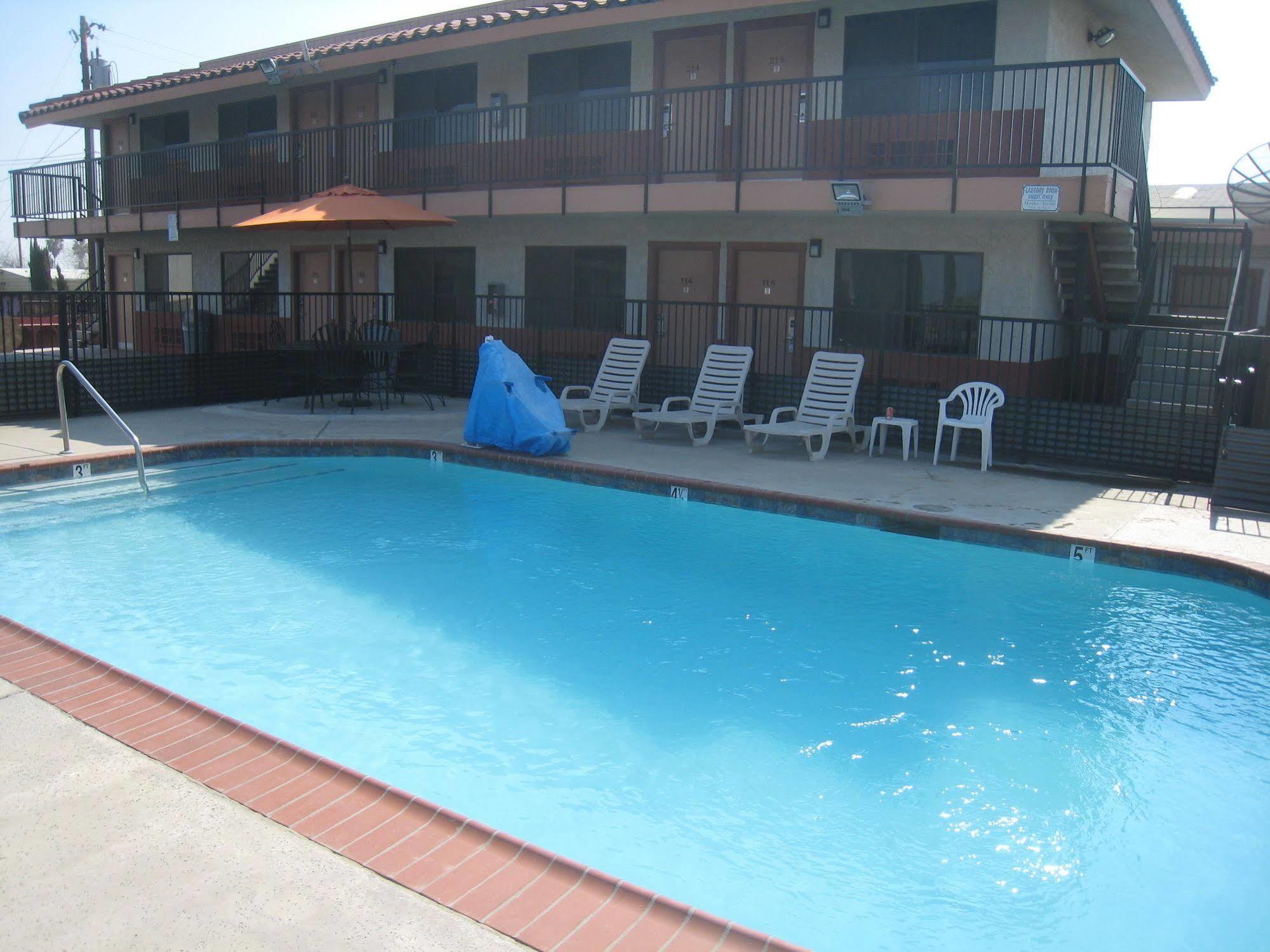 Motel 8 Maricopa Екстериор снимка